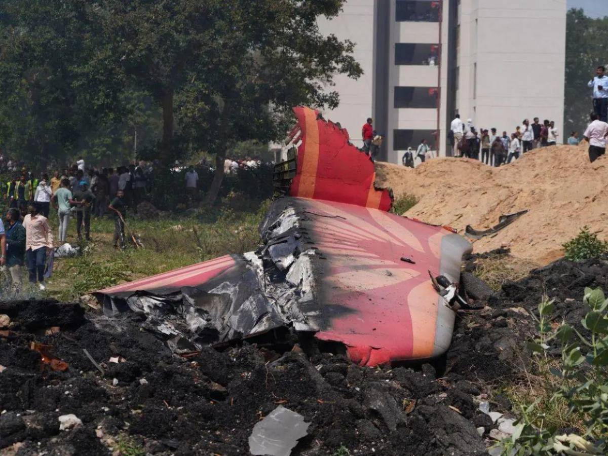 Las tragedias que marcaron al mundo en 2025: huracanes, incendios y accidentes aéreos