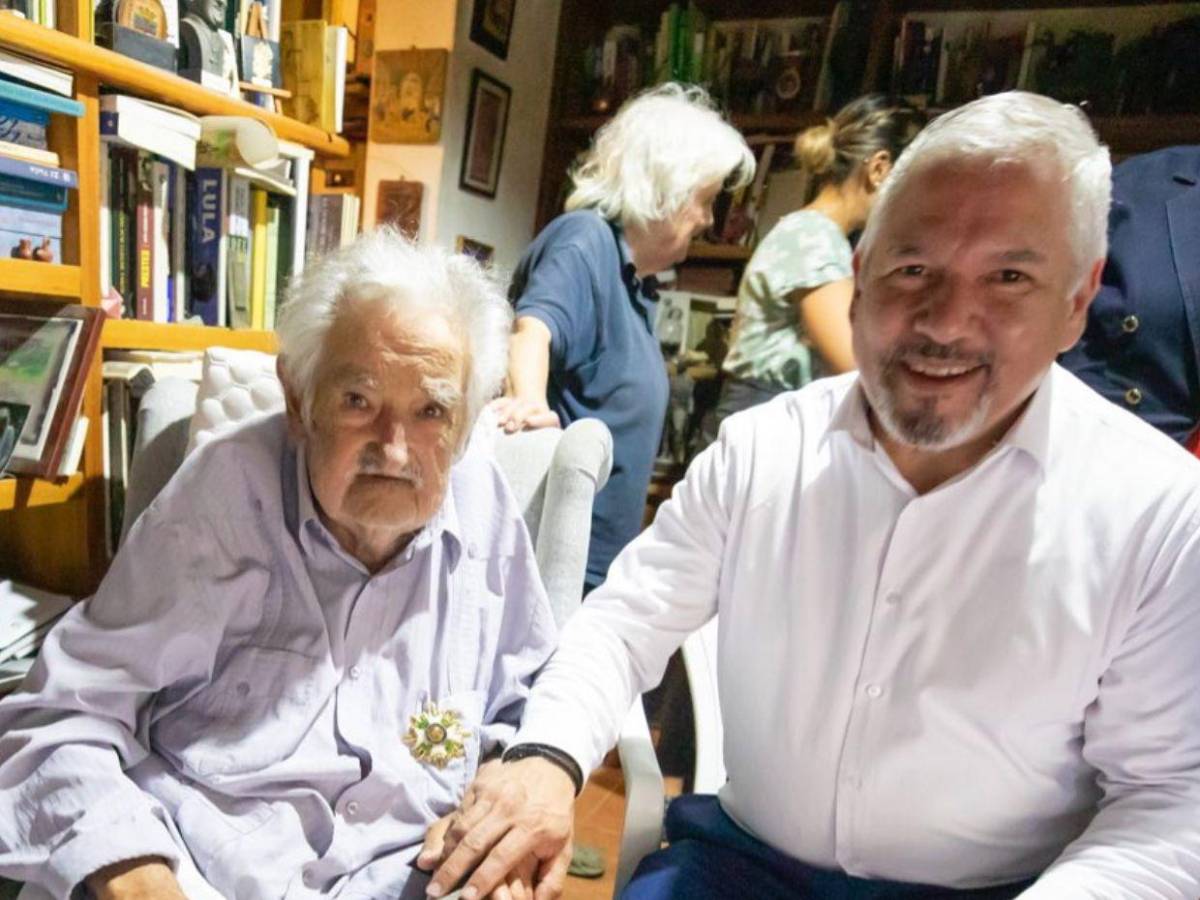 ¿Qué le regaló Xiomara Castro a ‘Pepe’ Mujica cuando lo visitó?