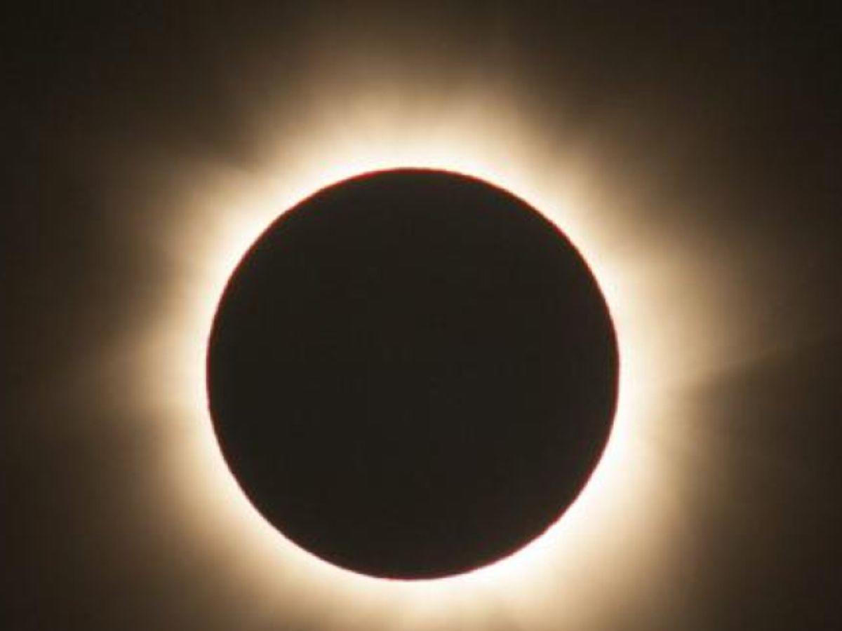 Fases del eclipse solar total del 8 de abril