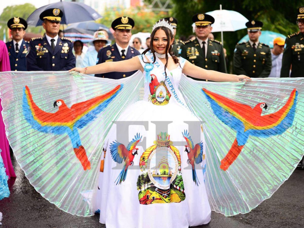 San Pedro Sula se viste de patriotismo y así desfila en los 204 años de independencia patria