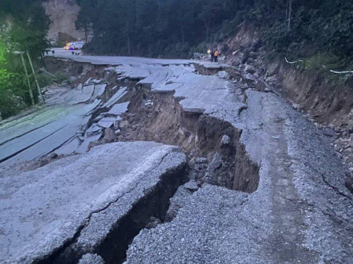 Totalmente inhabilitada: así despedazó falla geológica la carretera a Ocotepeque