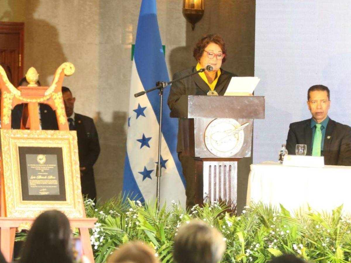 Pide condiciones dignas y un salario justo para el gremio: Lucía Alvarado recibe el Álvaro Contreras 2026