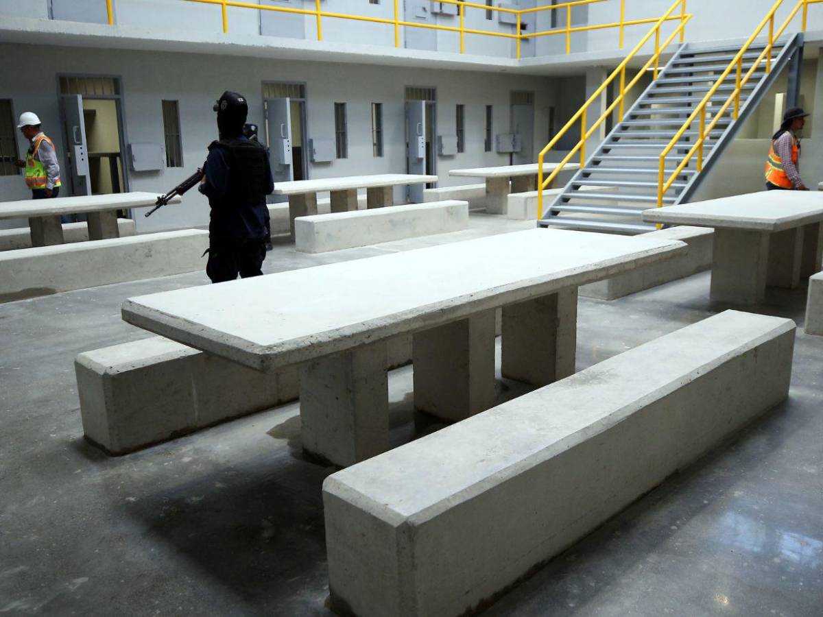 Celdas impenetrables y estricta vigilancia: así es la nueva cárcel para la Pandilla 18 en Ilama Celdas impenetrables y estricta vigilancia: así es la nueva cárcel para la Pandilla 18 en Ilama