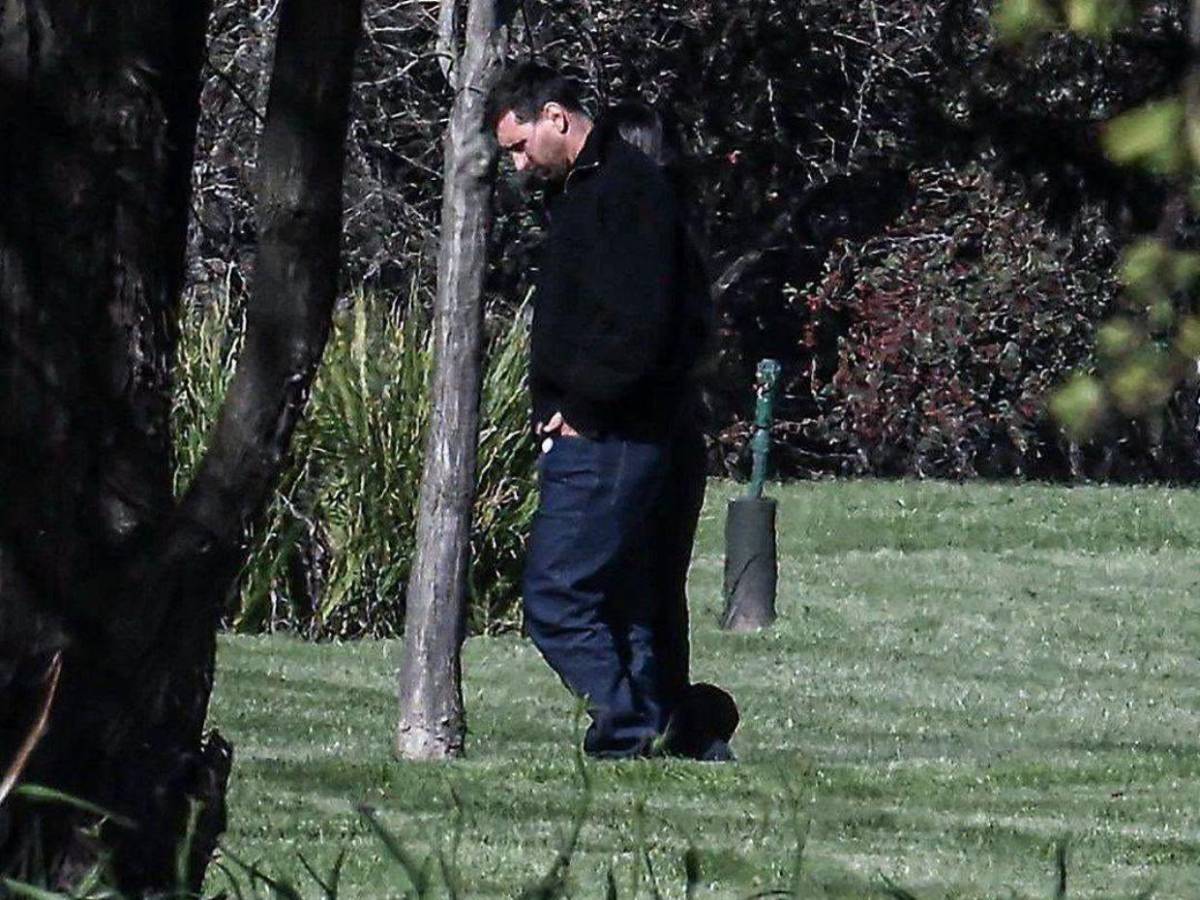 “Tengo bastantes dudas de que vaya a seguir”: carta de Messi y su futuro tras perder a su padre