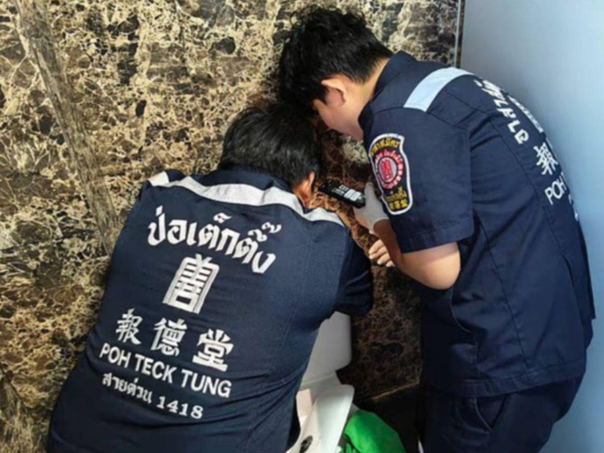 Las imágenes de recién nacida que fue hallada dentro del tanque de un baño en Bangkok