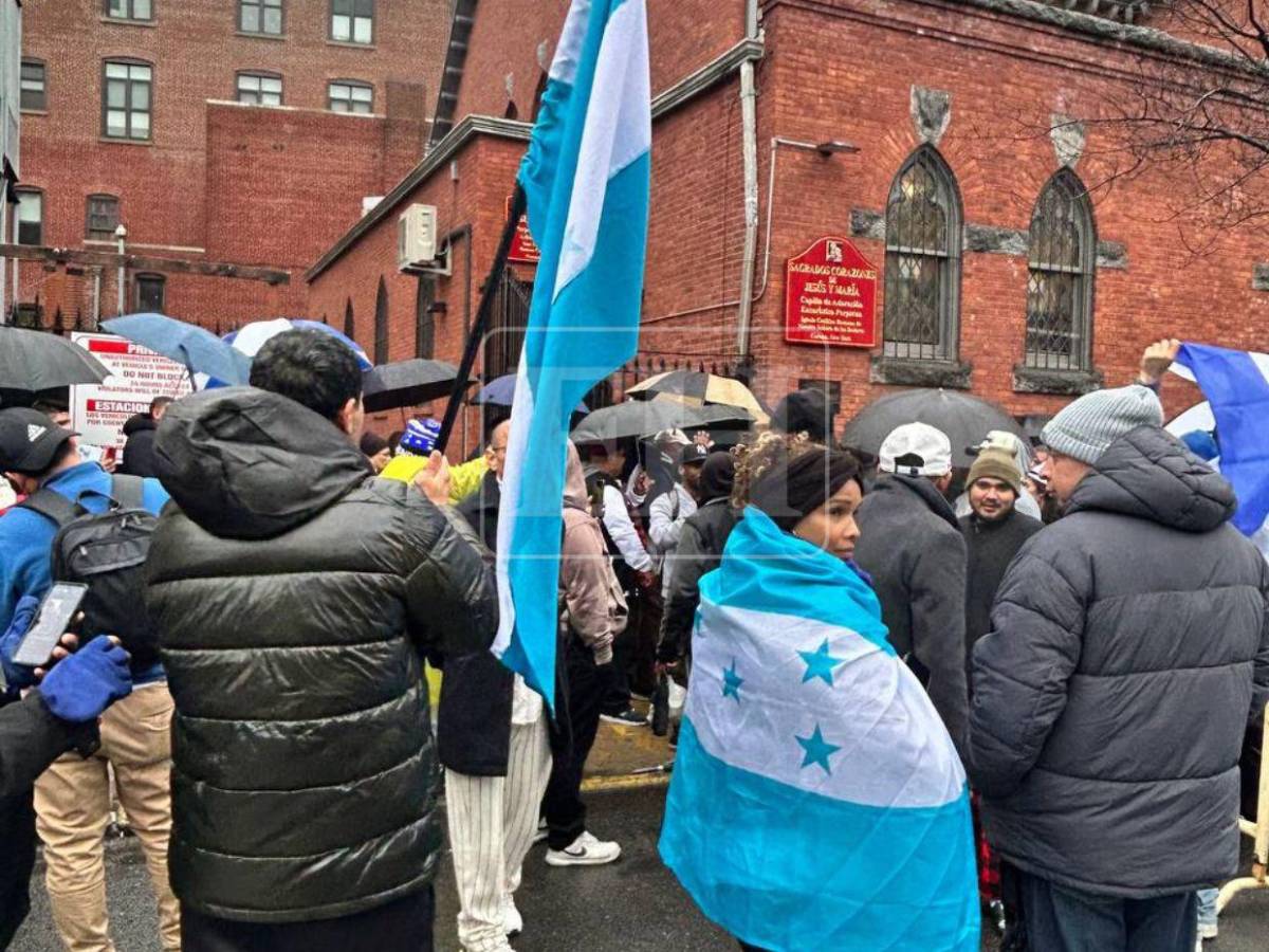 Hondureños en EE UU también definen su futuro en las urnas: largas filas en diferentes ciudades