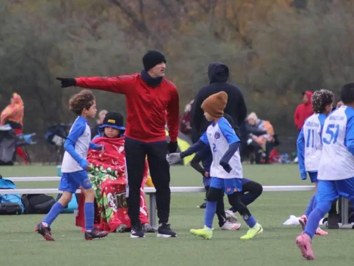 Exjugador de la Selección de Honduras sale adelante en EE UU con la construcción y el fútbol