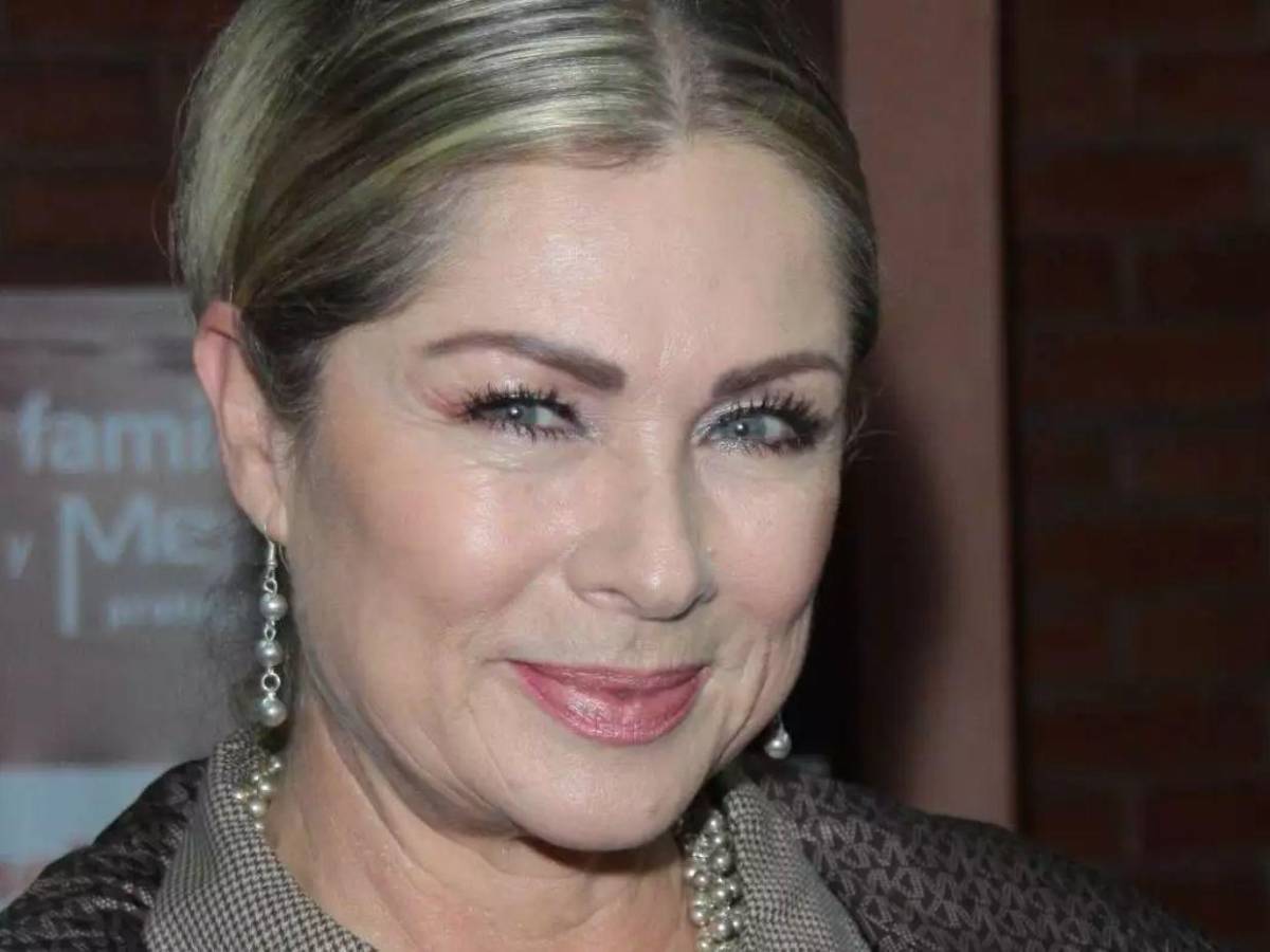 Critican a Leticia Calderón por tener a su mamá en un asilo