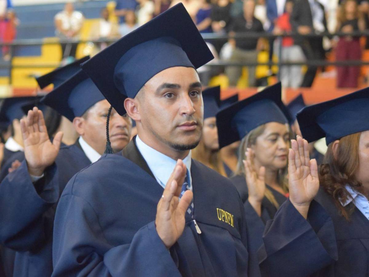 La Universidad Pedagógica gradúa a más de 150 nuevos docentes