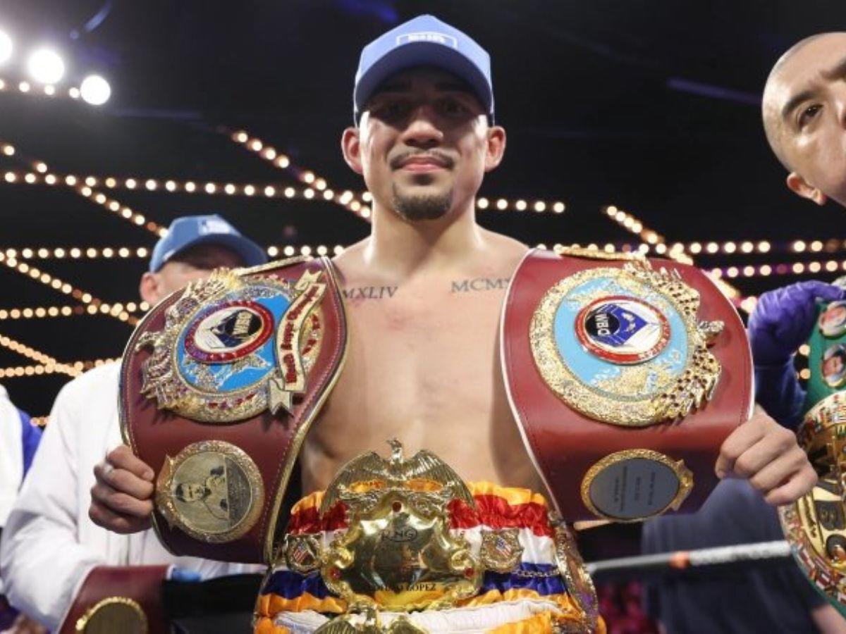 Teófimo López deja vacante el título de campeón del peso superligero de la OMB
