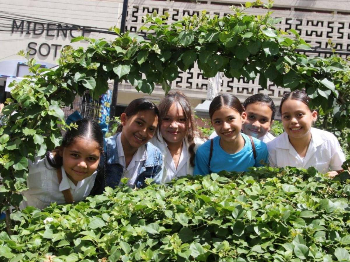 ¡Creatividad que salva al planeta! Escolares emprendieron con Feria de Reciclaje