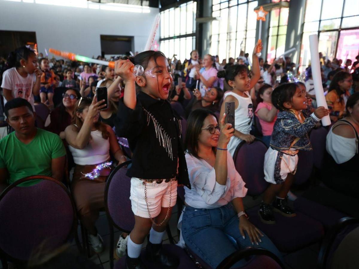 Entre trenzas moradas y moñitos: Así fue el show de las Guerreras K-Pop en Tegucigalpa