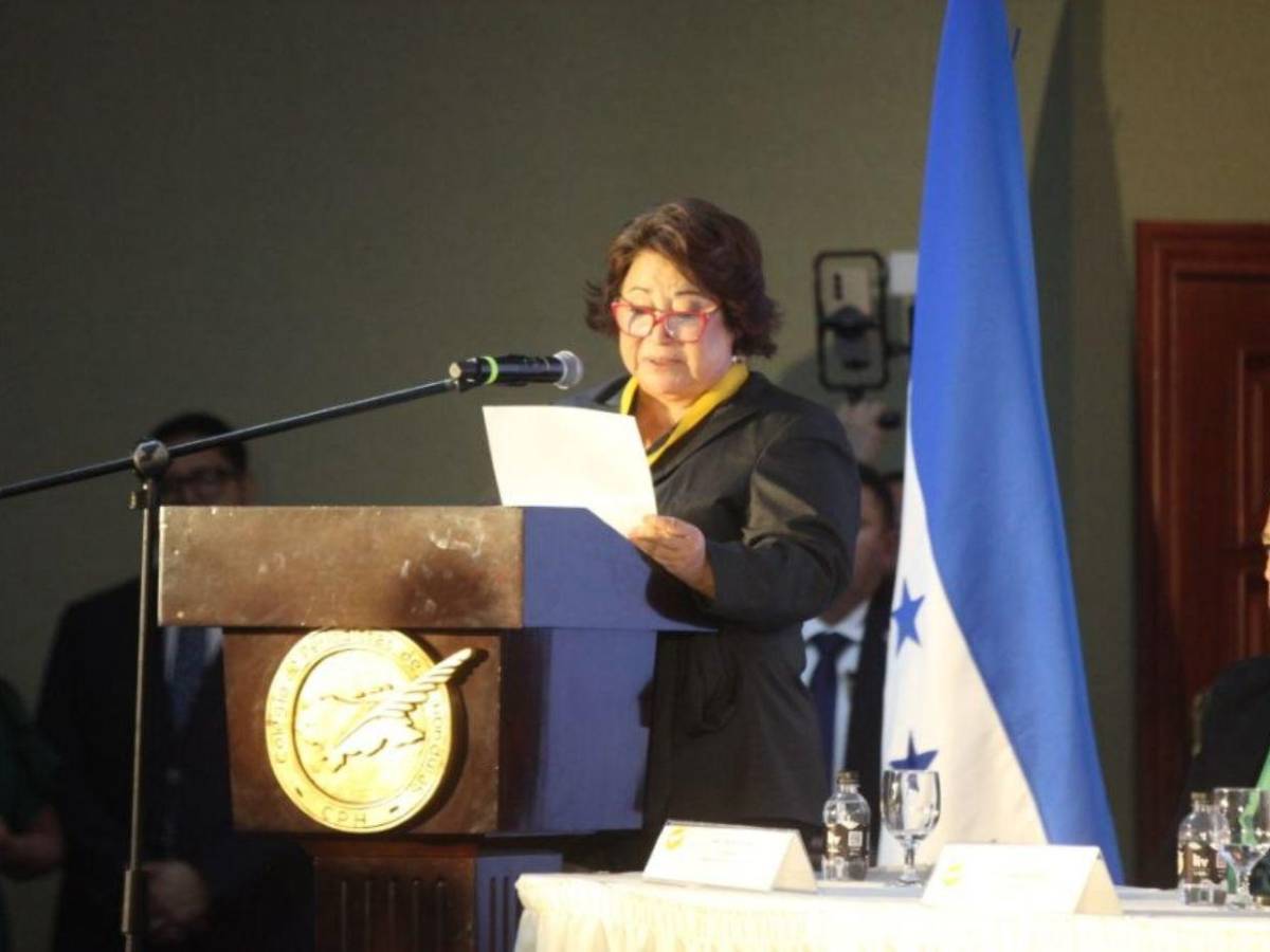 Pide condiciones dignas y un salario justo para el gremio: Lucía Alvarado recibe el Álvaro Contreras 2026