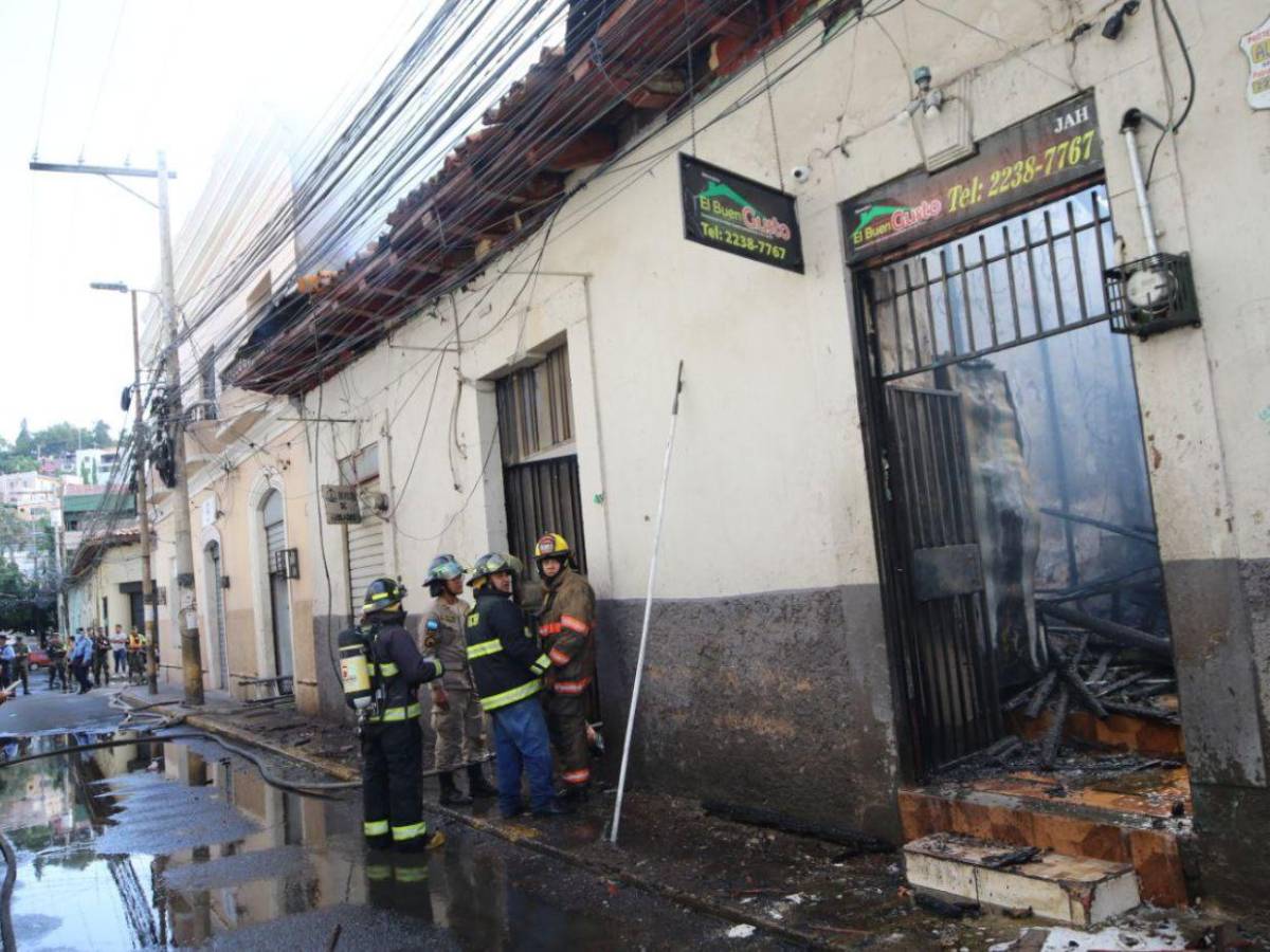 Histórico Chinda Díaz queda en escombros tras voraz incendio en el centro de la capital