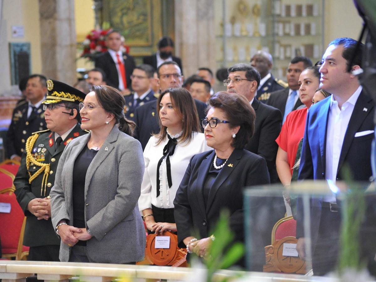 Presidenta Xiomara Castro asiste a misa solemne en honor a la Virgen de Suyapa