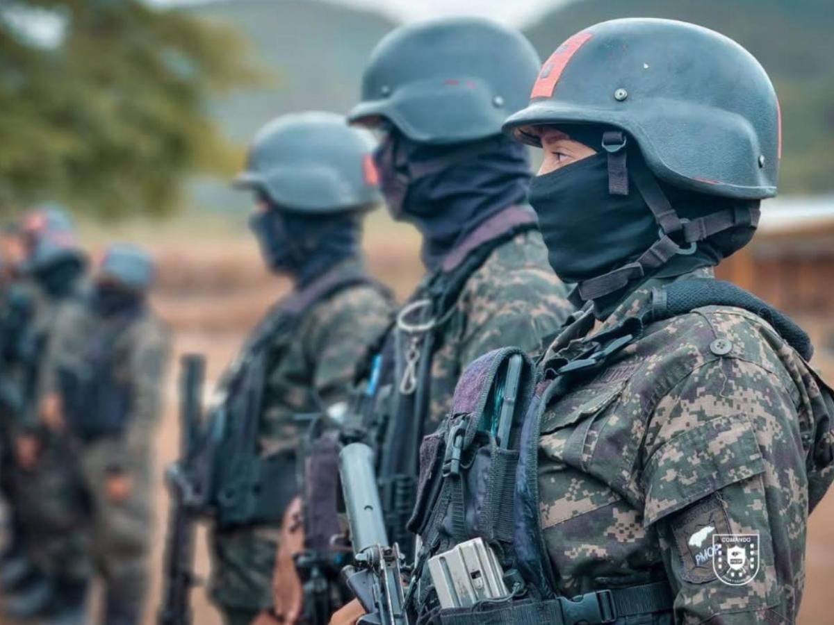 Capturan en SPS a La Chela con 67 envoltorios de supuesta droga y dinero en efectivo