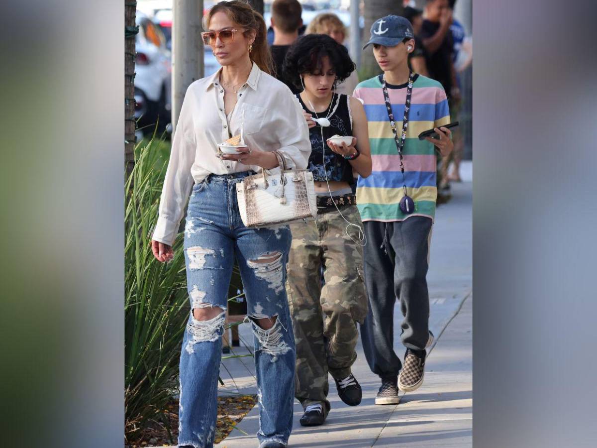 Ben Affleck dice que Jennifer López es una mujer espectacular