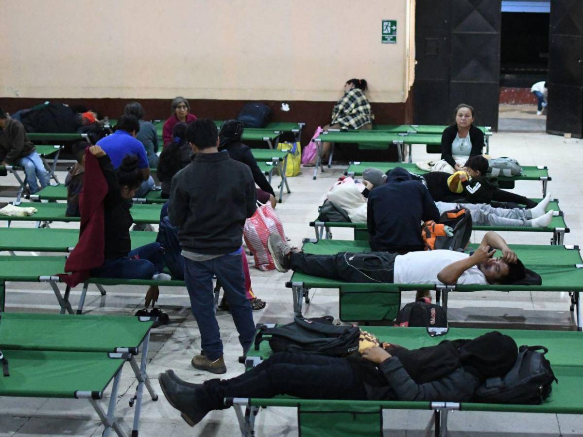 Dos aldeas evacuadas ante aumento de erupciones de Volcán de Fuego en Guatemala