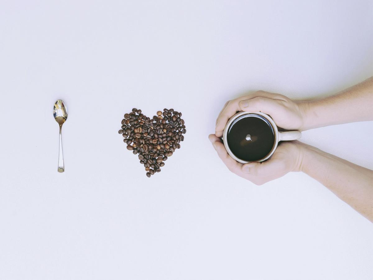De la finca a la taza: Sostenibilidad en el café, un viaje hacia el futuro