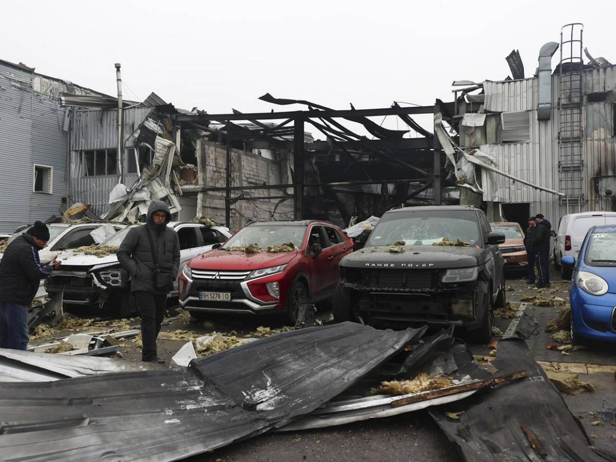 Las tenebrosas imágenes del ataque ruso a zona energética de Odesa