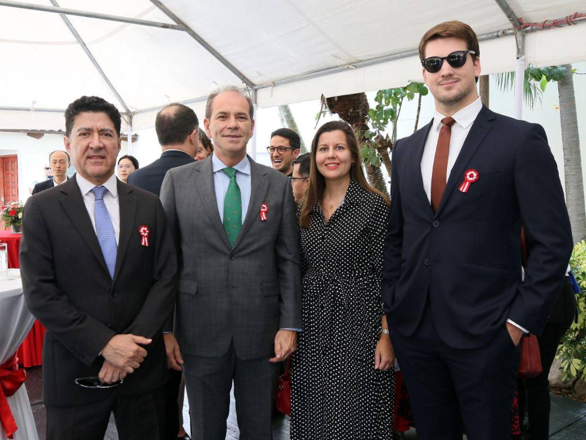 Embajada de Perú celebra la independencia de su país