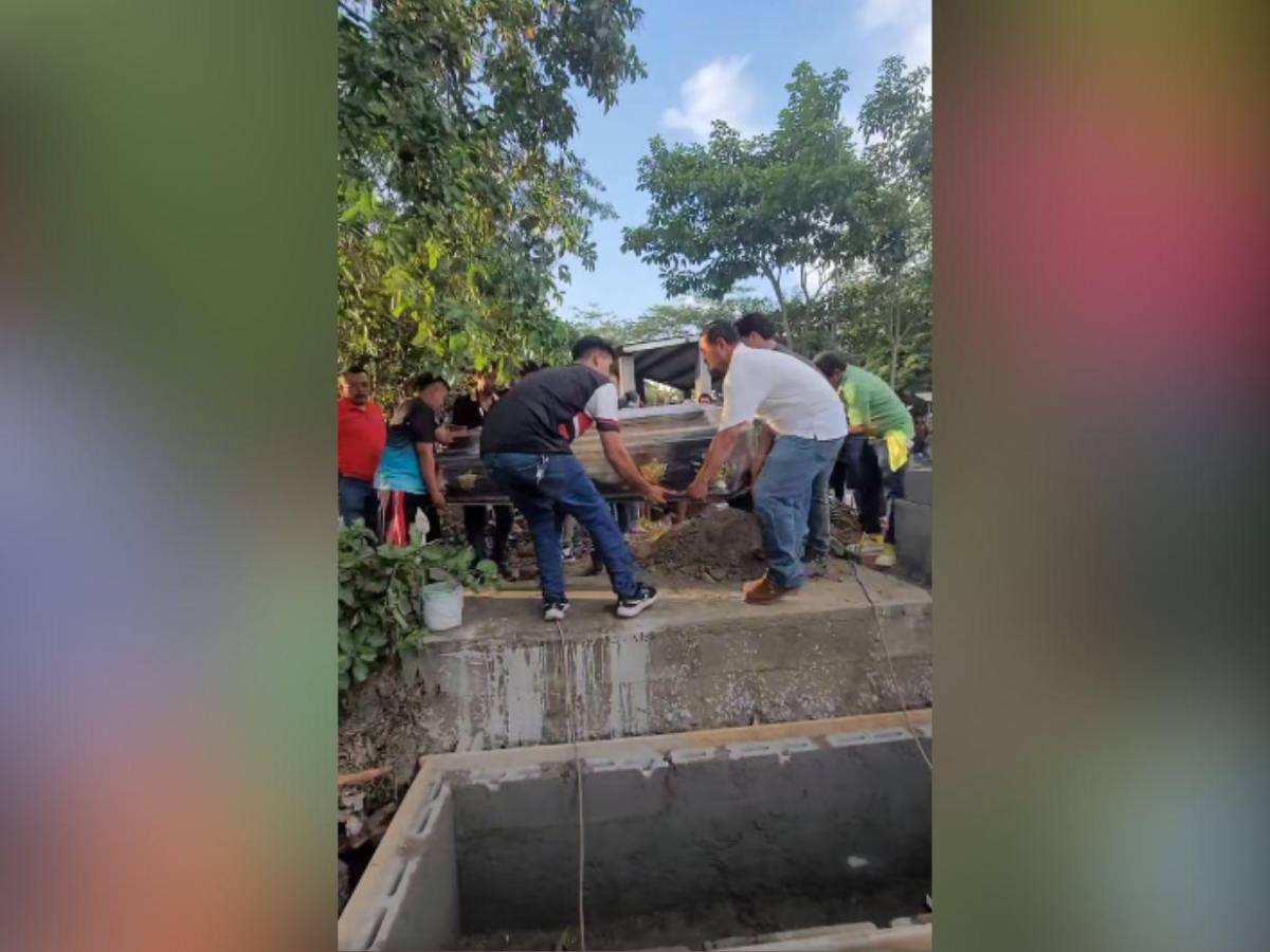 Con sus carritos sobre el ataúd despidieron a José Mendoza, muerto en accidente en Cortés