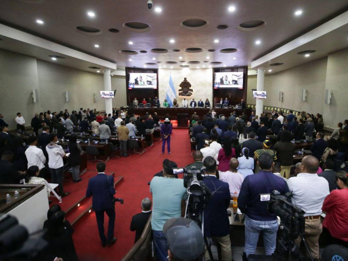 ¿Cuántos diputados se eligen por departamento en las elecciones generales de Honduras?