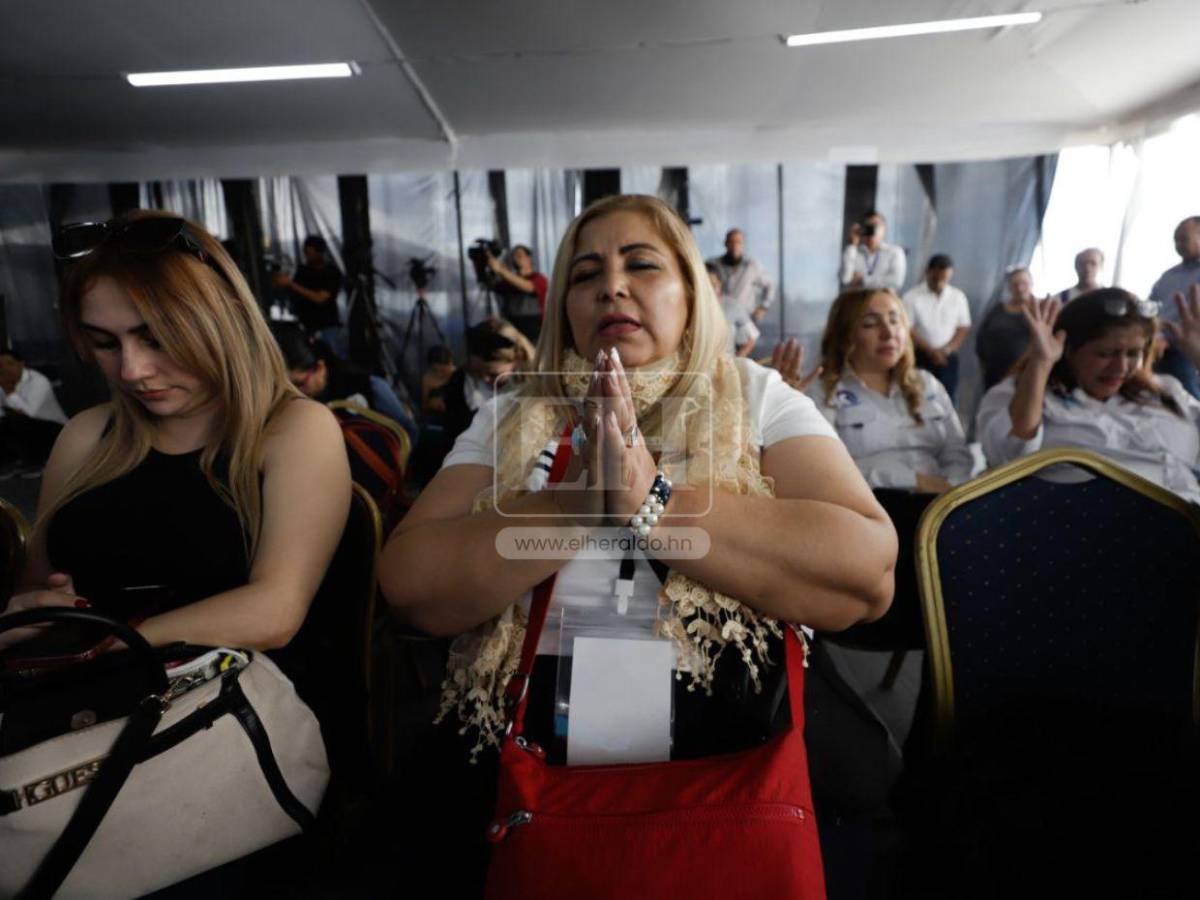 Partido Nacional en momento de oración durante escrutinio de actas: ¿Quién ganará?