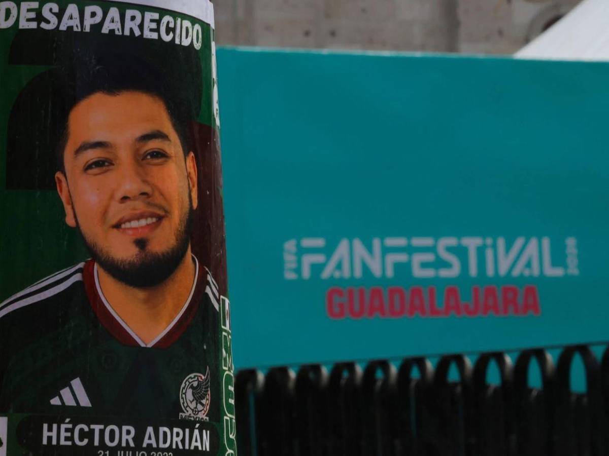 Crean álbum del Mundial 2026 con rostros de desaparecidos para exigir justicia en México
