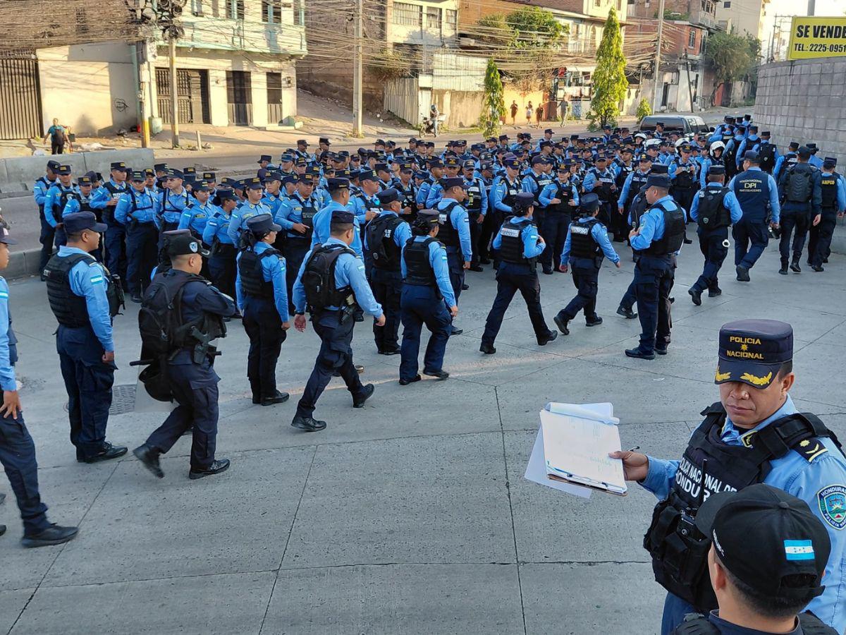 Con mantas y consignas, sindicatos listos para la gran marcha del 1 de mayo en Honduras