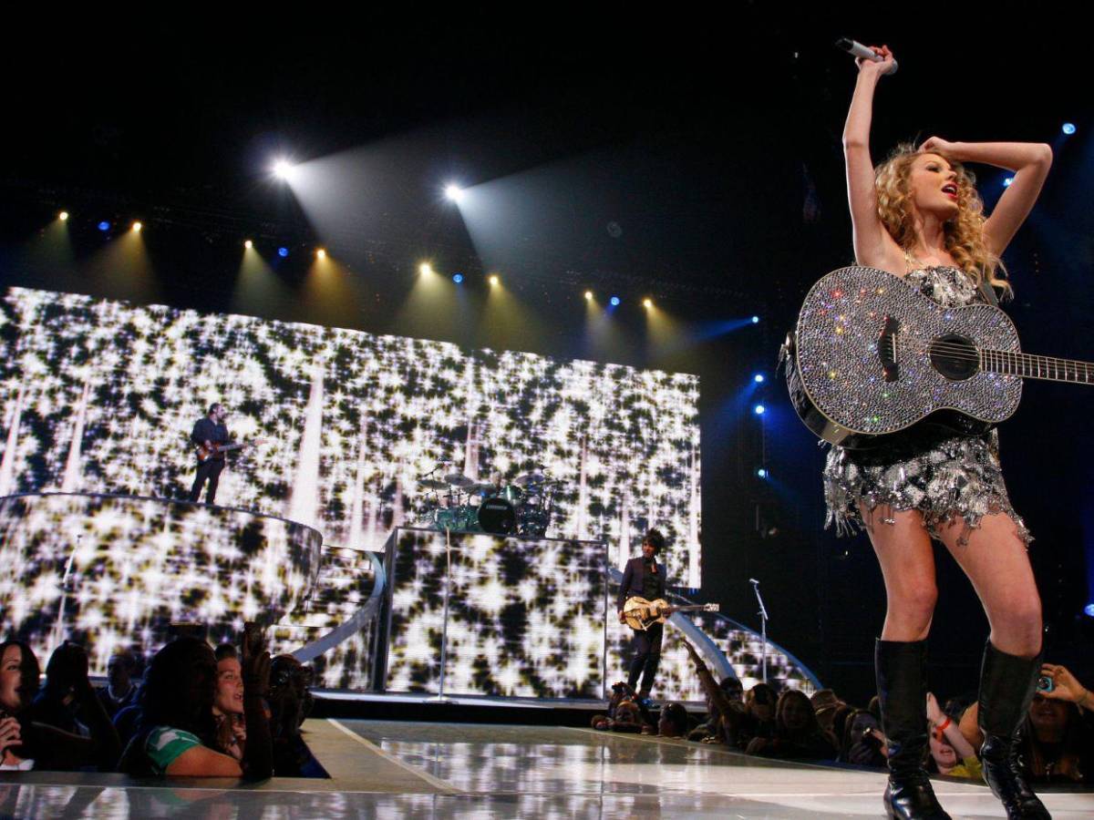 Taylor Swift y Travis Kelce, blindados hasta de sus propios vecinos