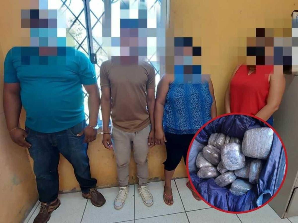 Caen cuatro personas que trasladaban maletas con droga en un bus en La Ceiba