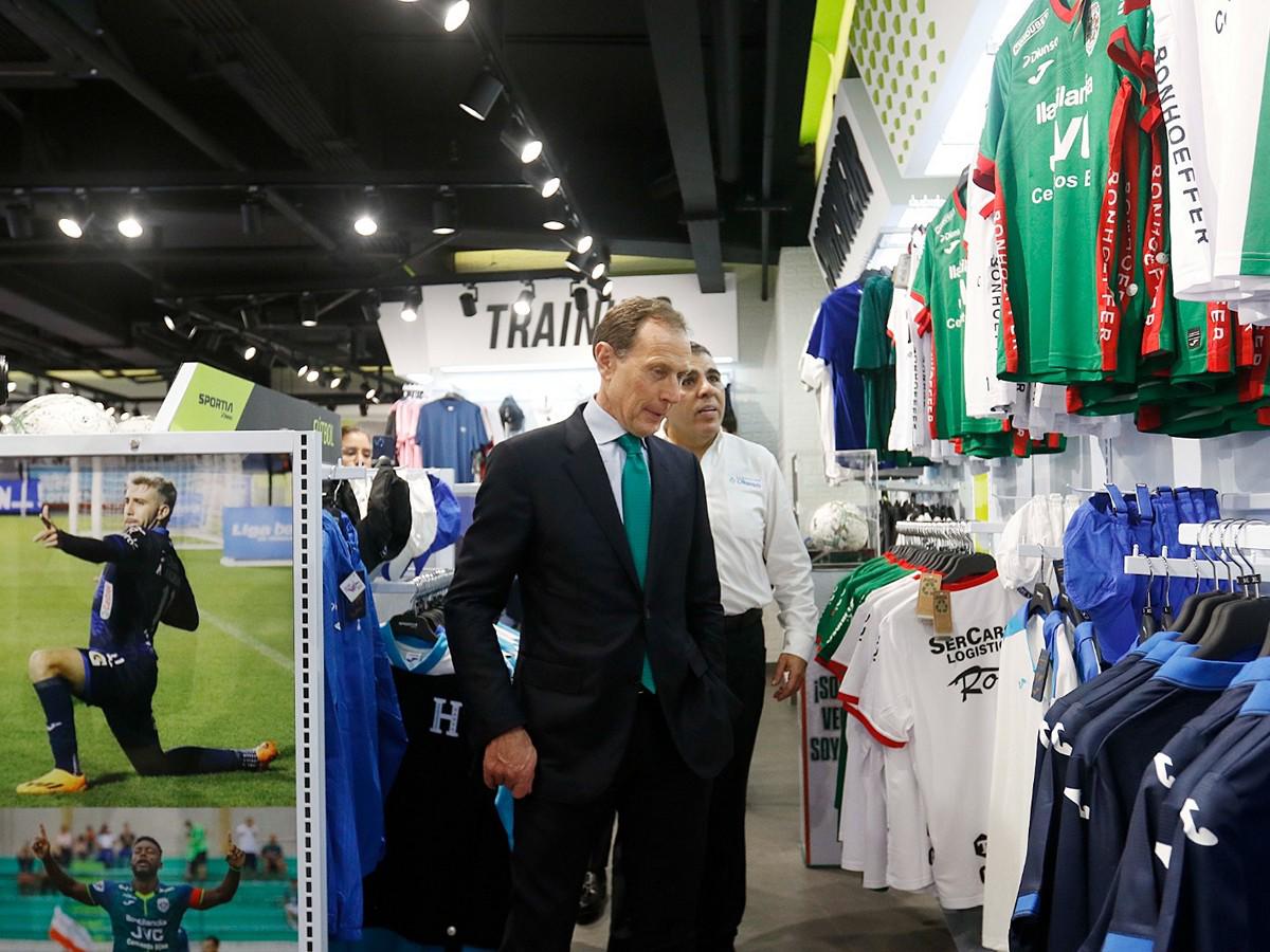 Antes de la obra en Comayagua se construyeron las de San Pedro Sula, Tegucigalpa y la más reciente había sido la de La Ceiba.