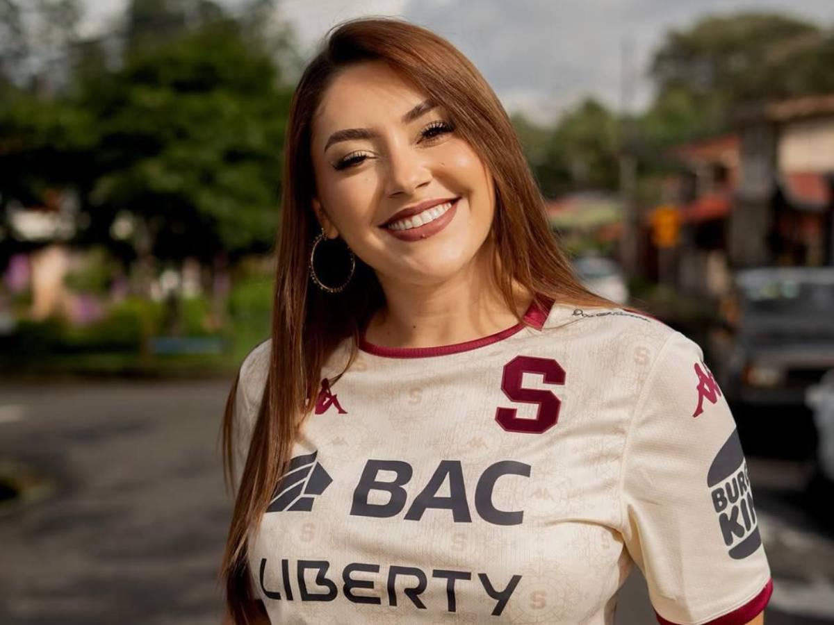 Las bellas presentadoras deportivas de Honduras y Costa Rica