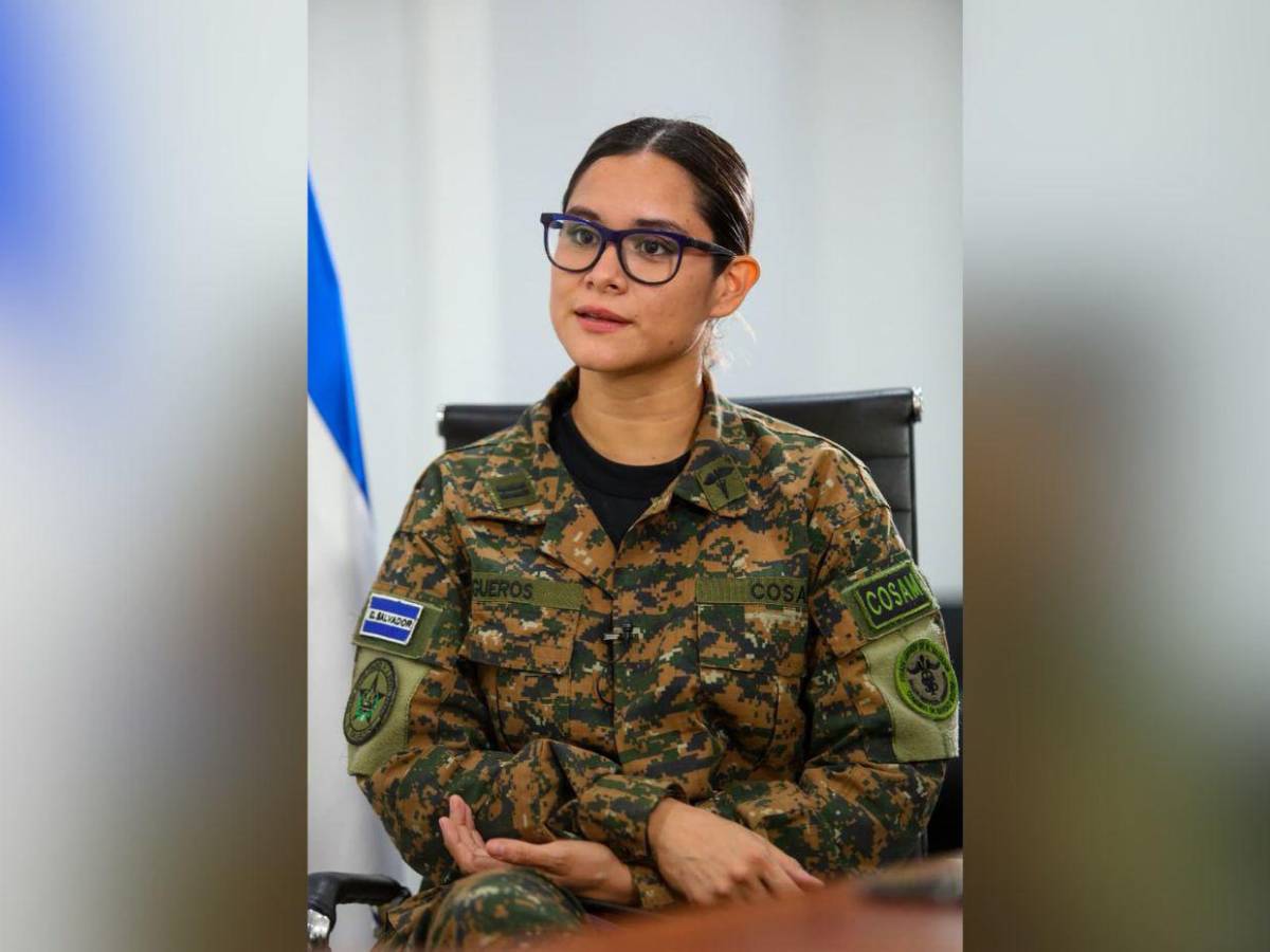 ¿Quién es Karla Trigueros, la militar que es ministra de Educación en El Salvador?