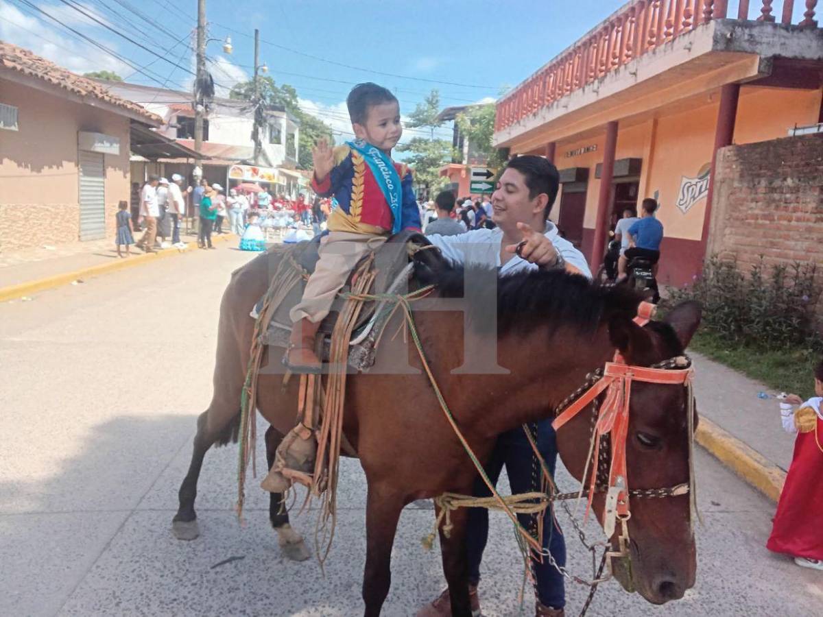 Así luce ahora Daniel Andrés Castañeda, niño que causó ternura en desfiles en El Triunfo, Choluteca, en 2024