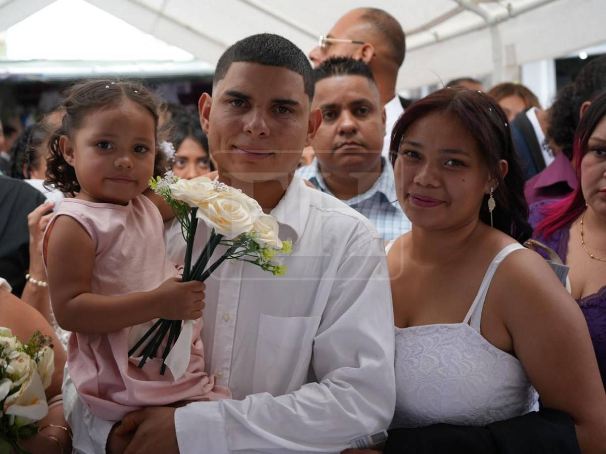 Más que romance: así vivieron su gran día las parejas en las bodas gratis de la capital