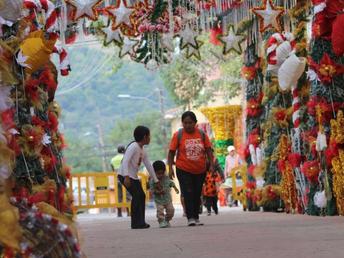 Comayagua se viste de luces, colores y ambiente navideño este 2024 Comayagua se viste de luces, colores y ambiente navideño este 2024