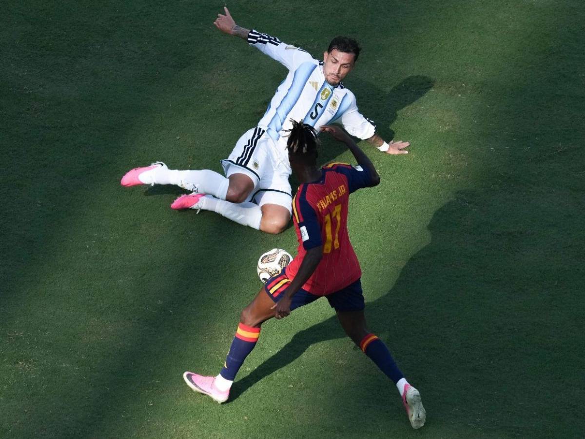 Exjugador reta a Leandro Paredes tras agresión en final vs España: Yo le habría dado un cabezazo