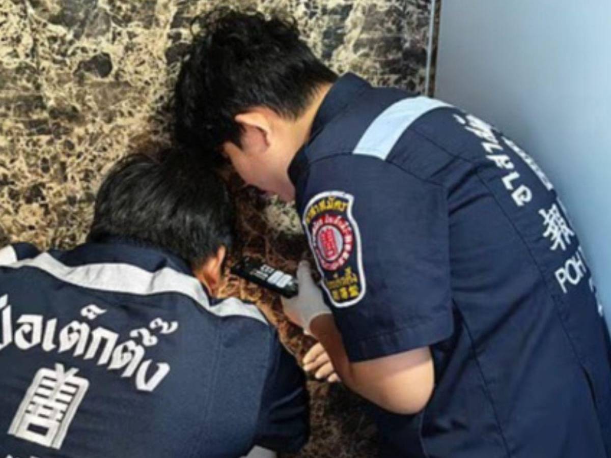 Las imágenes de recién nacida que fue hallada dentro del tanque de un baño en Bangkok