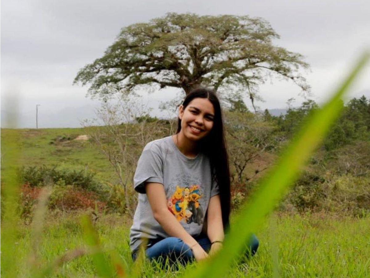Se quedó en la orilla por una alergia y fue alcanzada por un rayo: relato del esposo de Stephany Elvir