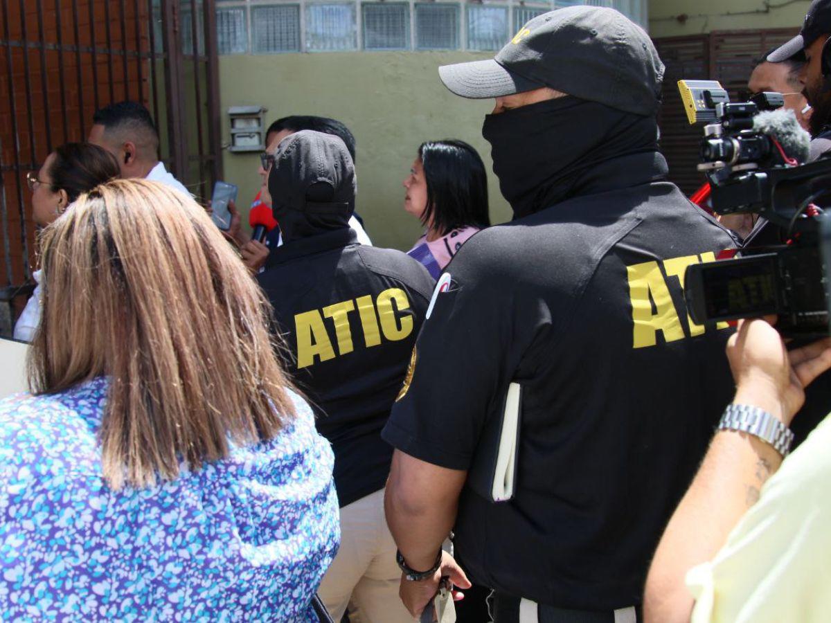 ¡Cossette, no estás sola!: protestan frente al CNE mientras la ATIC asegura documentos