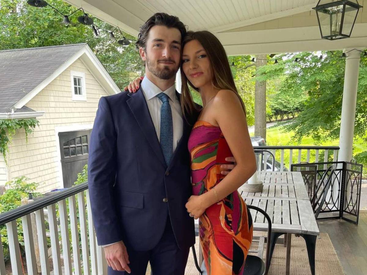 Daniel Neeson, hijo de Liam Neeson, anuncia su compromiso con Natalie Ackerman