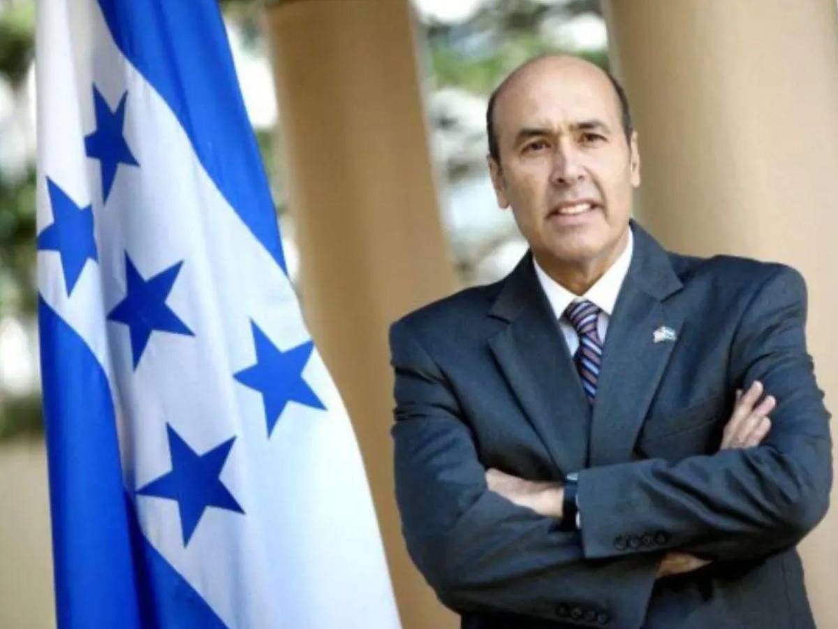 La decisión de Nasry Asfura con el lobismo que hacía Hugo Llorens en EE UU