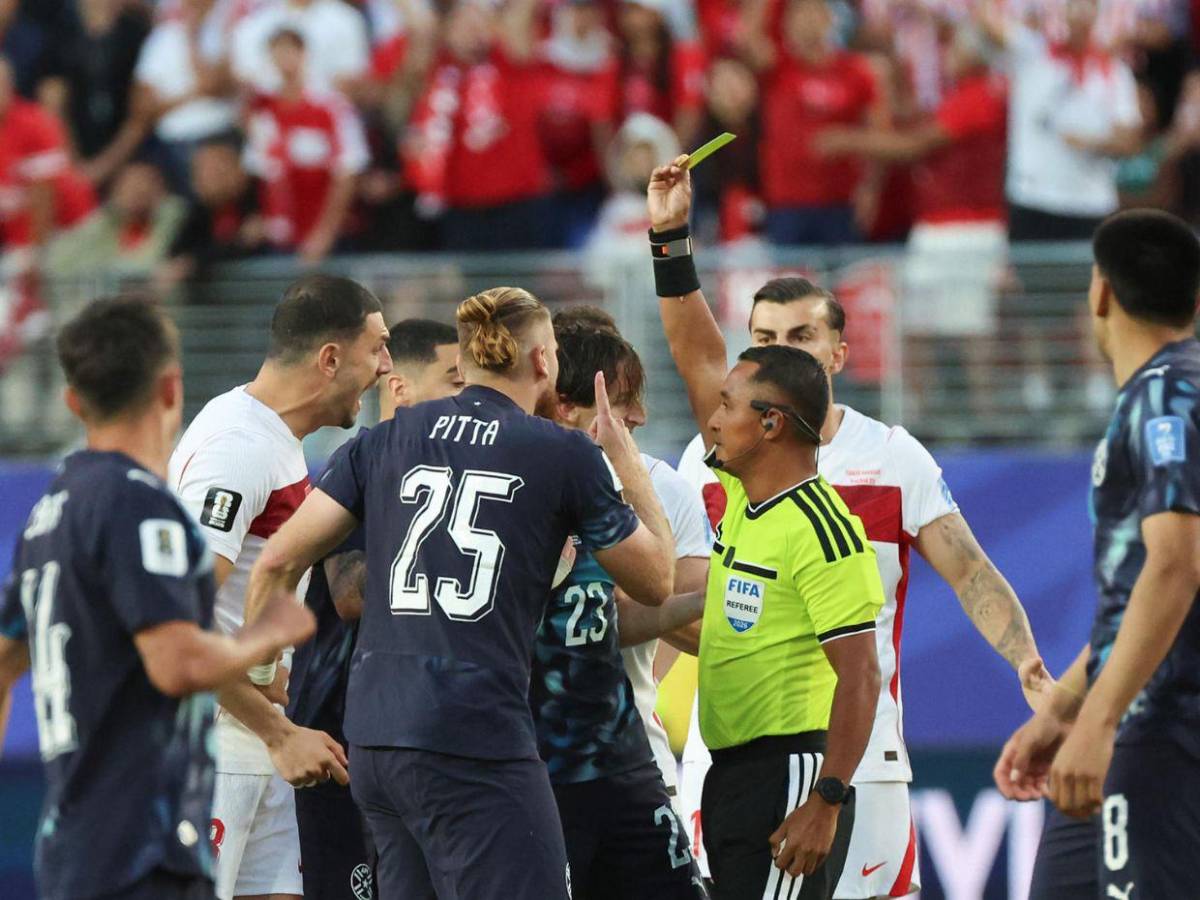 Expulsan del Mundial 2026 a periodista que criticó a árbitro centroamericano y la FIFA
