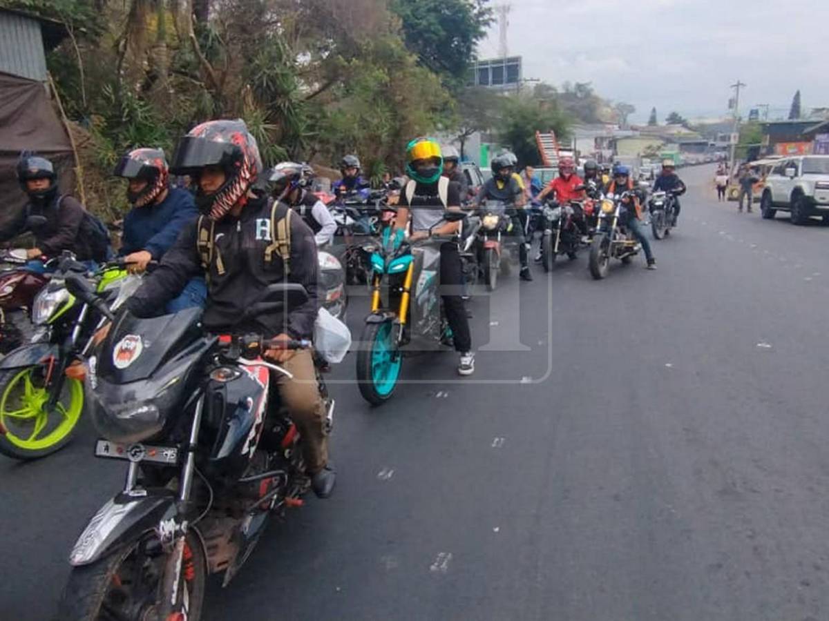 Tráfico pesado en salida al sur tras accidente donde murió motociclista