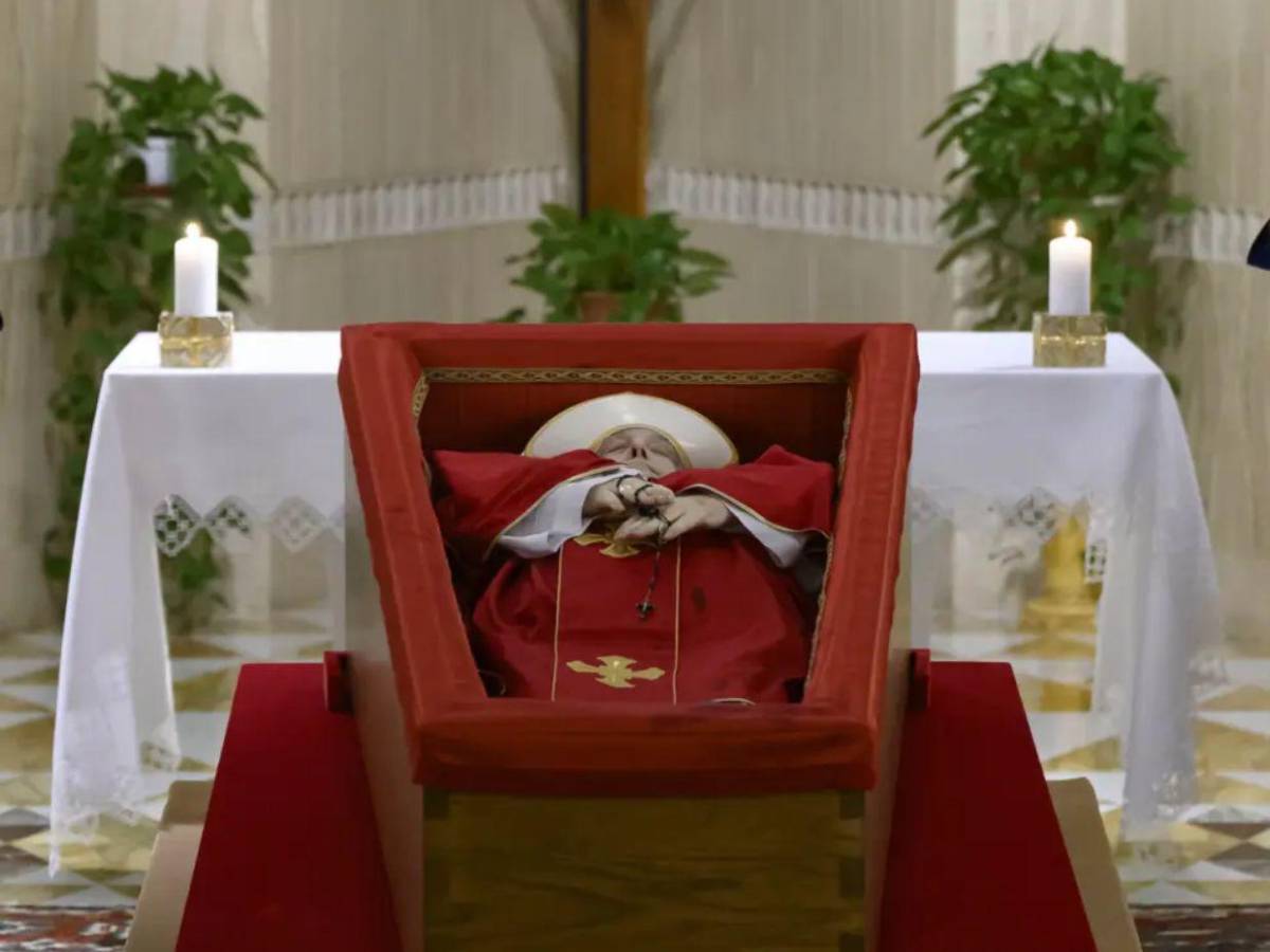 Giovanni Battista Re, el decano encargado del cónclave y el funeral del papa Francisco Giovanni Battista Re, el decano encargado del cónclave y el funeral del papa Francisco