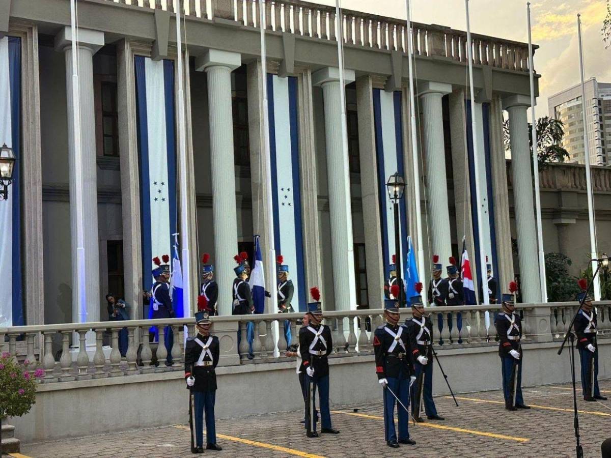 EN FOTOS: Con el acto de izamiento, Honduras conmemora el Día de la Bandera este 1 de septiembre