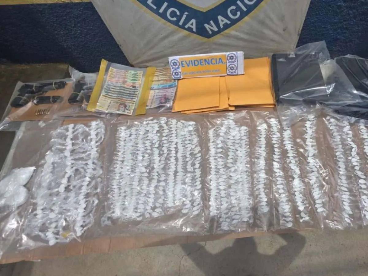 Altar de la 'Santa Muerte', armas y drogas: hallazgos durante allanamiento de Los Kiwis