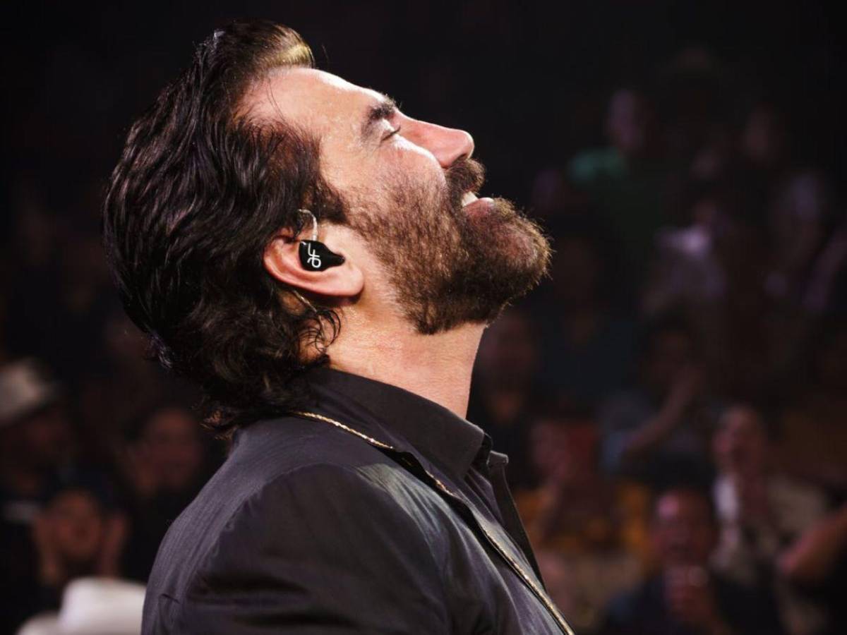 Arquitectura, pánico escénico y Hollywood: 5 datos que no sabías de Alejandro Fernández